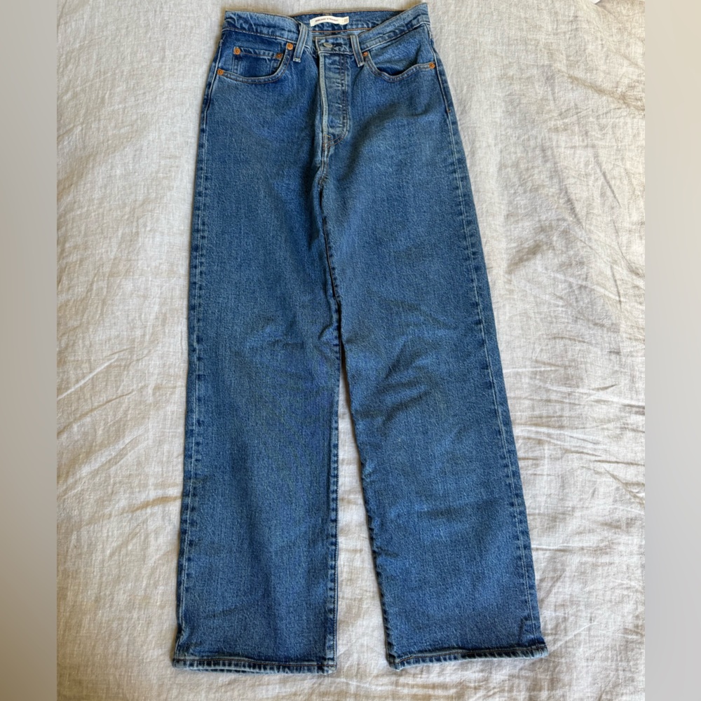 Levi’s ribcage straight jeans size 27